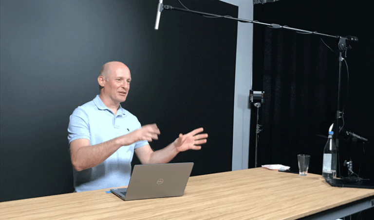 Martin bei Aufnahmen zum Heise-Video