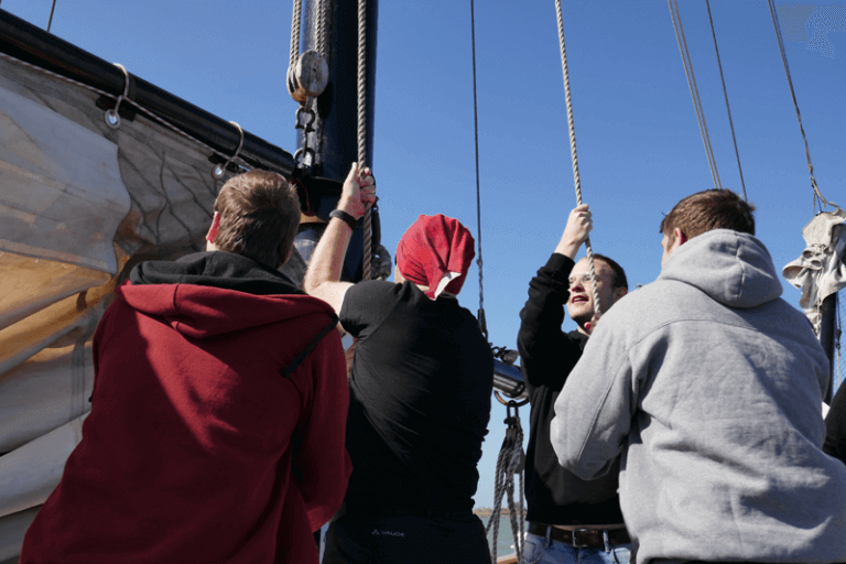 alle packen tatkräftig mit an... - die arelium auf segeltour