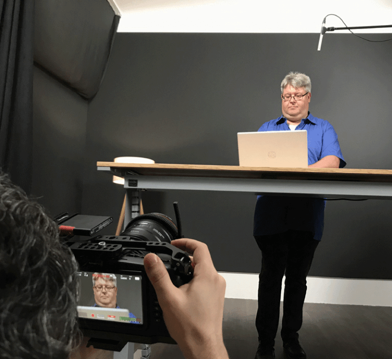 Torsten bei Aufnahmen für die Heise Academy